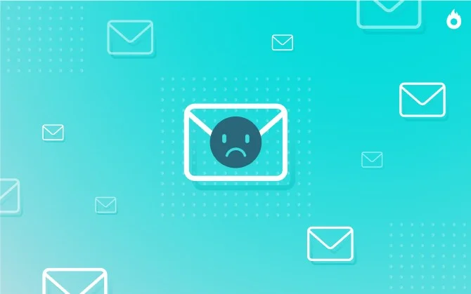Imagen de varios sobres de carta y en el centro una cara triste sobre una de ellas, haciendo referencia a cómo evitar el spam.